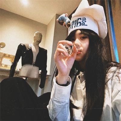 比基尼琼斯和爱的圣殿